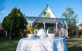 Green Chalet